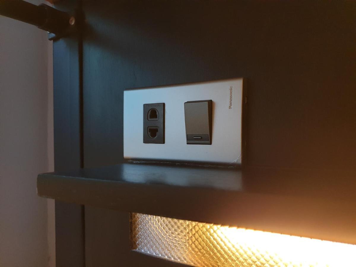 Bunk 5021 Hostel Makati City Екстер'єр фото