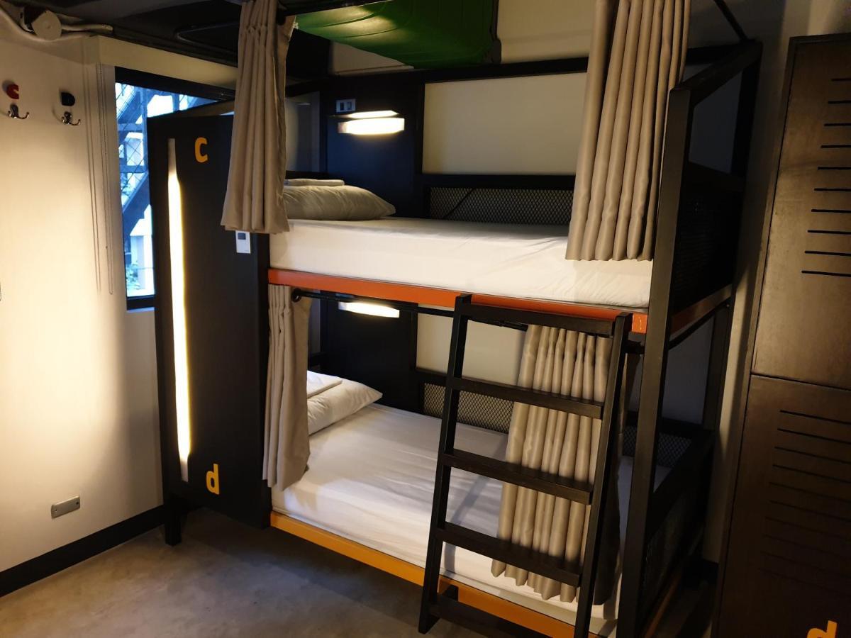 Bunk 5021 Hostel Makati City Екстер'єр фото