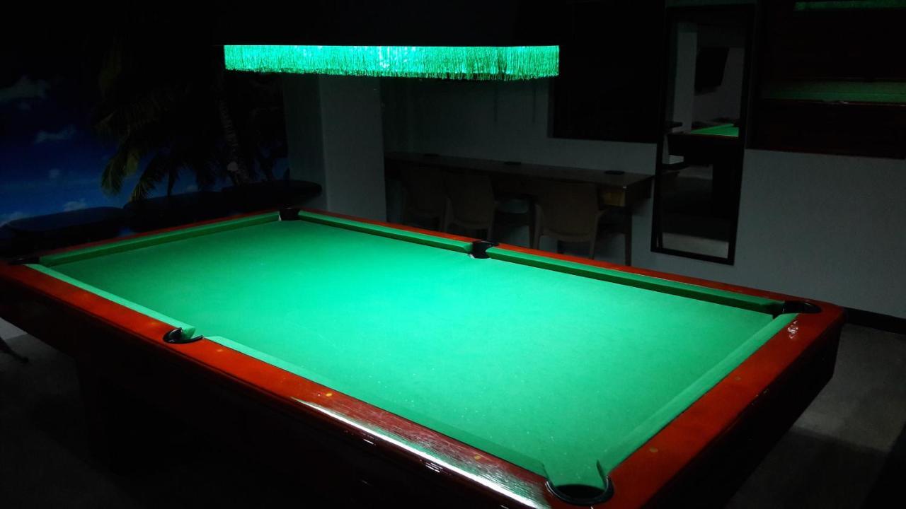 Bunk 5021 Hostel Makati City Екстер'єр фото