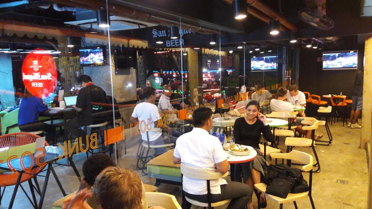 Bunk 5021 Hostel Makati City Екстер'єр фото