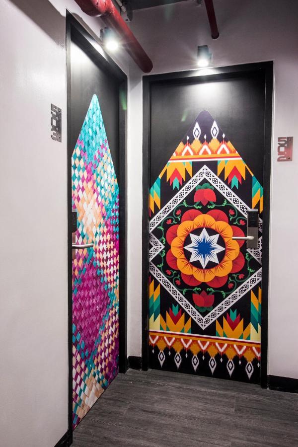 Bunk 5021 Hostel Makati City Екстер'єр фото